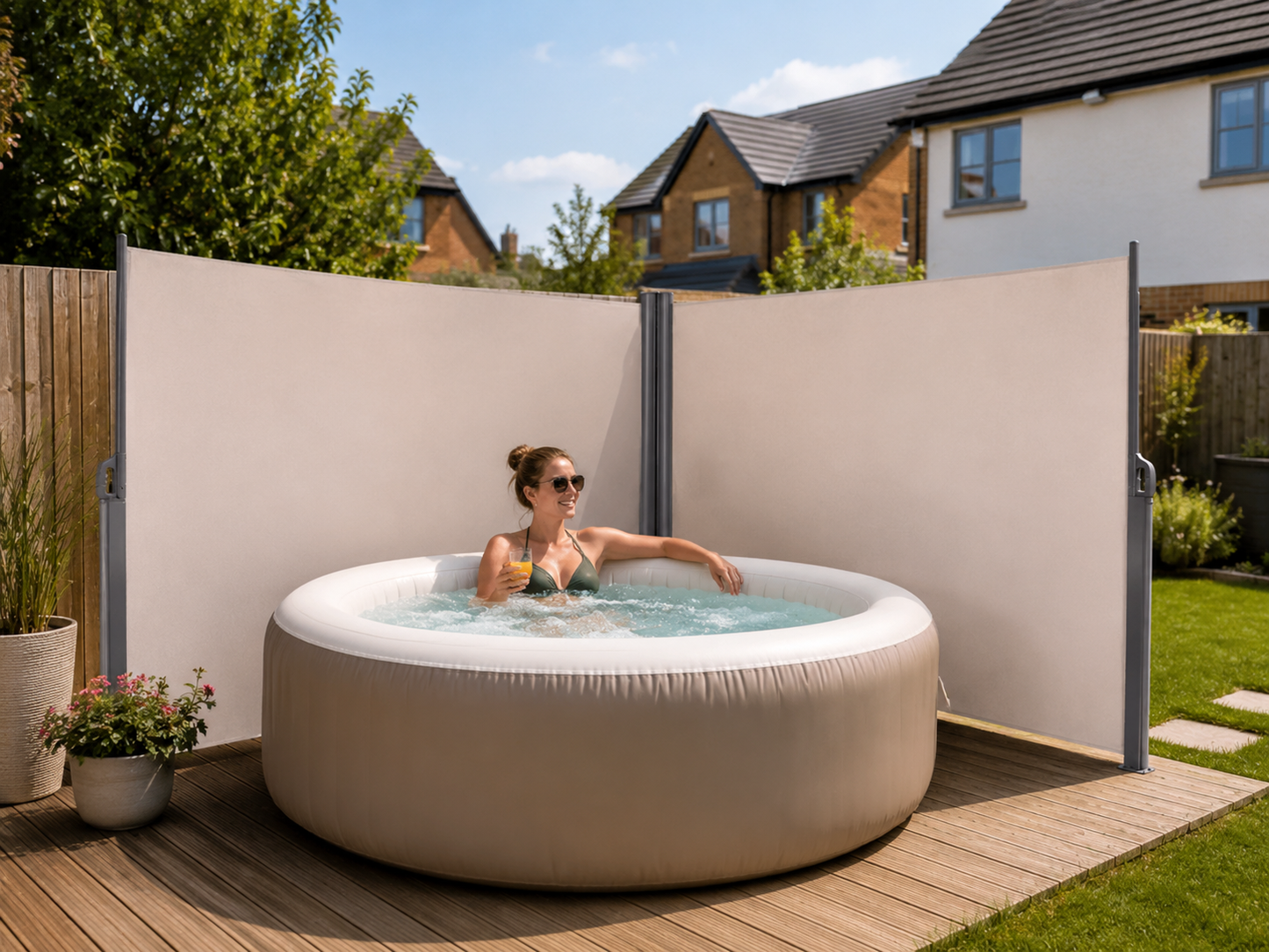 Double-Sided Retractable Privacy Screen 600 x 180 Cm with Easy Clip Handles
